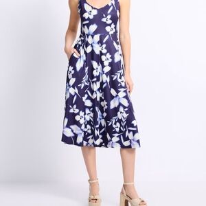 Nine Britton Navy and White Floral Midi Dress